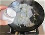 银鱼炒鸡蛋的做法图解8