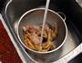 栗子鸡爪海鲜汤的做法图解4
