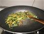 肉丝黄瓜炒大皮的做法图解8