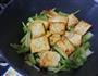 芹菜烩客家煎豆腐的做法图解10