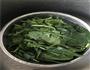 蚬子拌菠菜的做法图解2