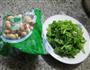 蟹味菇炒芹菜的做法图解1