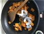 虾仁烧金瓜的做法图解8