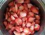 酸酸甜甜草莓酱的做法图解1