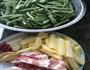 豇豆烧土豆的做法图解1