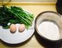 菠菜鸡蛋饼的做法图解1