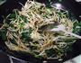 韭菜炒豆芽的做法图解7