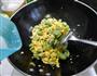 蚕豆炒鸡蛋的做法步骤7