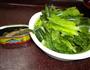 豆豉鲮鱼油麦菜的做法图解1
