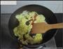 剁椒酸豆角炒鸡蛋的做法图解2