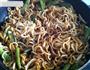 扁豆蘑菇焖面的做法图解4