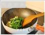 腰果虾仁炒芥蓝的做法图解4