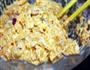 虾仁泡菜饼的做法图解2