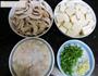 鲜虾炖蘑菇豆腐的做法图解1