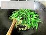 扁豆炒油素鸡的做法图解5