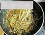 韭菜豆芽炒粉丝的做法图解8