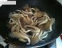 椒盐蘑菇的做法图解1