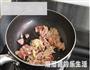 芹菜肉片炒海蘑菇的做法图解4
