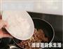 芹菜肉片炒海蘑菇的做法图解5