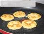 香煎土豆虾仁饼的做法图解15