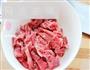 香菜牛肉的做法图解1