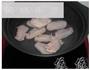 鲜菇烧鸡翅的做法图解1