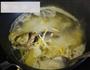黄豆芽鲶鱼汤的做法图解4