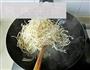 醋烹绿豆芽的做法图解2