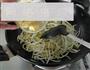 油豆腐炒豆芽的做法步骤4
