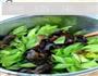 黑木耳拌西芹的做法图解5