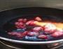 红葱头腊肠油炒的做法图解1