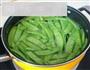 蒜蓉荷兰豆的做法图解2