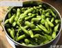 煮毛豆的做法图解1