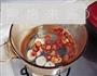 山楂鲫鱼汤的做法图解3