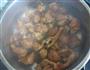 香菇鸡块的做法图解2