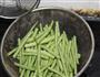 豆角炆鱼腩的做法图解1