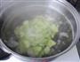 拌豆瓣草菇的做法图解2