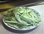 酱烧茄子丝的做法图解1