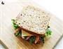 鲜虾蔬果全麦三文治的做法图解3