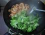 清鲜西兰花炒虾的做法图解5