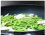 豇豆炒肉片的做法图解3