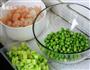 青豆虾仁的做法图解1