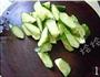 蛤蜊黄瓜汤的做法图解1