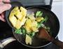 香菠凉瓜炒鸡片的做法图解7