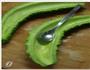 蒜香豆豉苦瓜的做法图解1
