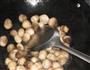 肉丝草菇炒花菜的做法图解6