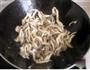 木耳溜菇肉丸汤的做法图解2