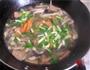 木耳溜菇肉丸汤的做法图解5