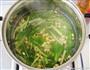 黄豆小白菜汤的做法图解3