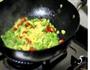 碗豆米炒鸡蛋的做法图解5